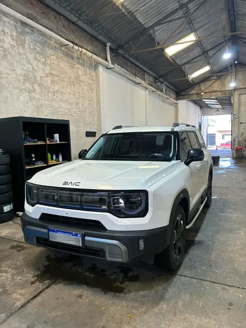 Lavado de camioneta, vista frontal — JL Lavadero & Detailing