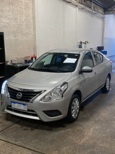 Lavado de Nissan Versa — JL Lavadero & Detailing