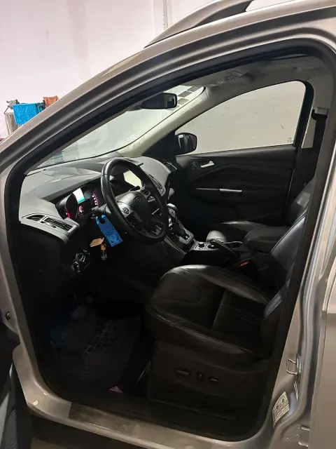 Limpieza de interior en Ford — JL Lavadero & Detailing